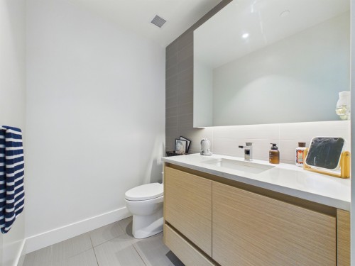 3544 Sawmill Crescent, Vancouver, BC - Indoor Photo Showing Bathroom