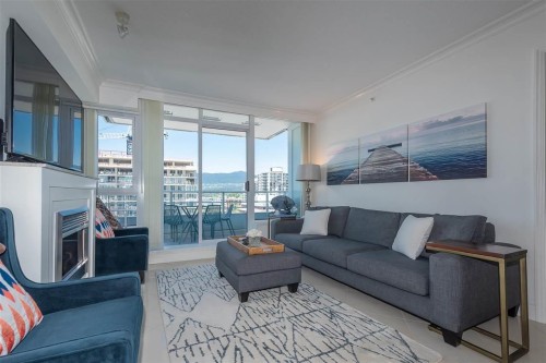 1003-133 Esplanade E, North Vancouver, BC - Indoor Photo Showing Living Room With Fireplace