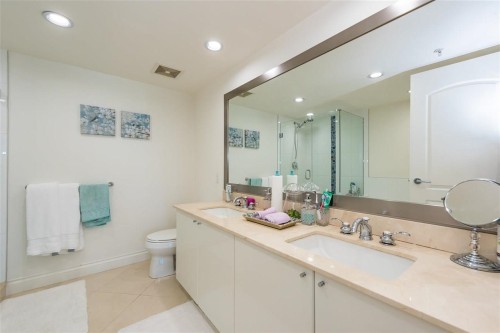1003-133 Esplanade E, North Vancouver, BC - Indoor Photo Showing Bathroom
