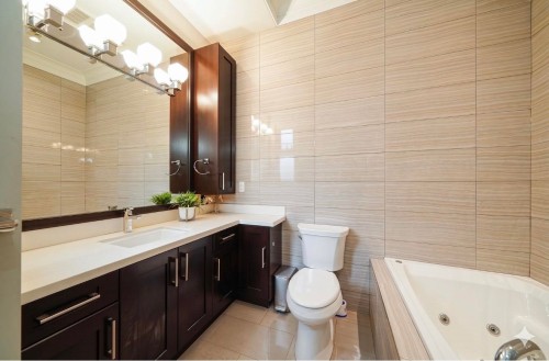 10320 Dennis Crescent, Richmond, BC - Indoor Photo Showing Bathroom