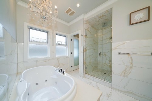 10320 Dennis Crescent, Richmond, BC - Indoor Photo Showing Bathroom