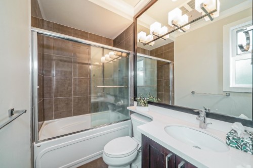 10320 Dennis Crescent, Richmond, BC - Indoor Photo Showing Bathroom
