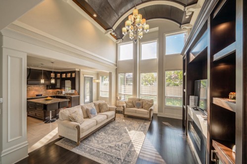 10320 Dennis Crescent, Richmond, BC - Indoor Photo Showing Living Room