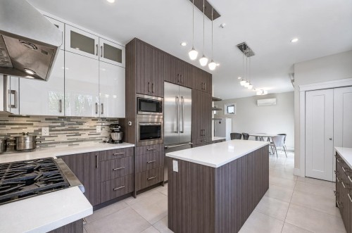 2374 35Th Avenue W, Vancouver, BC - Indoor Photo Showing Kitchen With Upgraded Kitchen