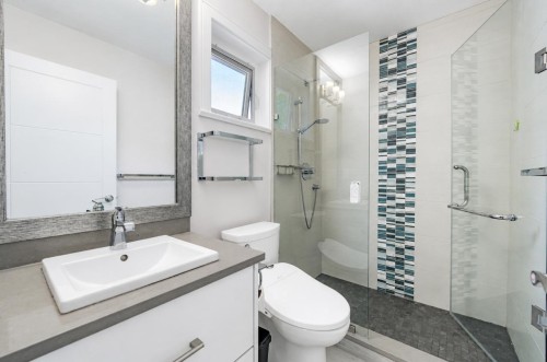 2374 35Th Avenue W, Vancouver, BC - Indoor Photo Showing Bathroom
