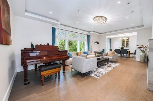 2374 35Th Avenue W, Vancouver, BC - Indoor Photo Showing Living Room
