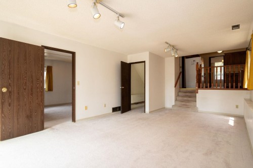 1950 Wiltshire Avenue, Coquitlam, BC - Indoor Photo Showing Other Room