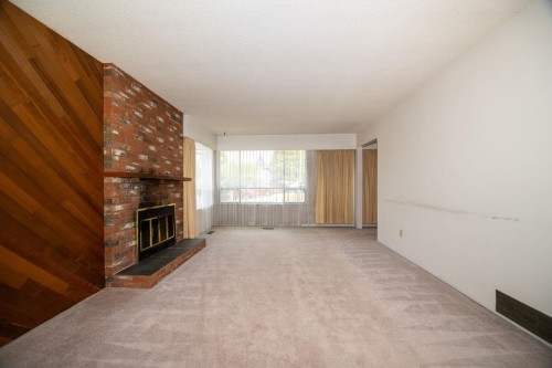 1950 Wiltshire Avenue, Coquitlam, BC - Indoor With Fireplace