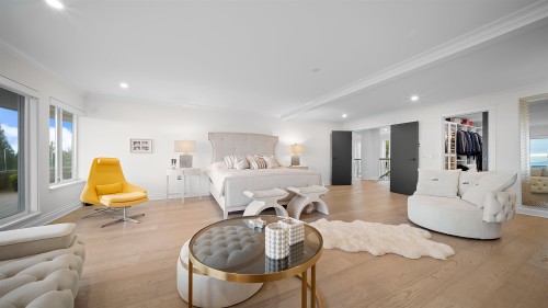1439 Chippendale Road, West Vancouver, BC - Indoor Photo Showing Living Room