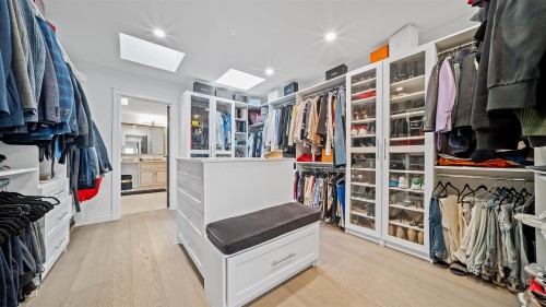 1439 Chippendale Road, West Vancouver, BC - Indoor With Storage