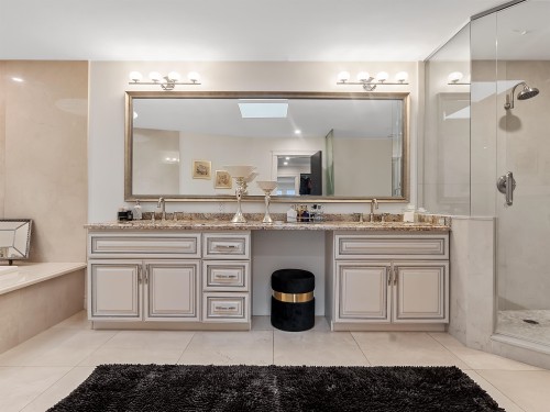 1439 Chippendale Road, West Vancouver, BC - Indoor Photo Showing Bathroom