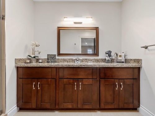 1439 Chippendale Road, West Vancouver, BC - Indoor Photo Showing Bathroom