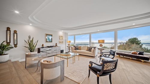 1439 Chippendale Road, West Vancouver, BC - Indoor Photo Showing Living Room