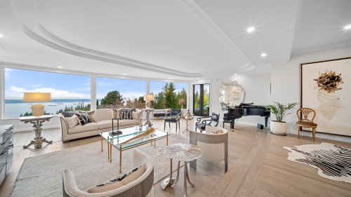 1439 Chippendale Road, West Vancouver, BC - Indoor Photo Showing Living Room