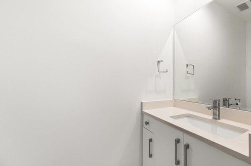 5043 Chambers Street, Vancouver, BC - Indoor Photo Showing Bathroom
