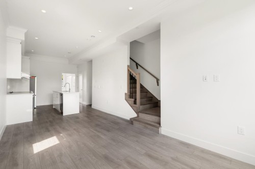 5043 Chambers Street, Vancouver, BC - Indoor