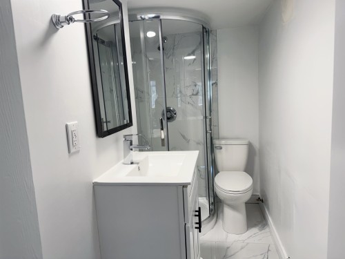8620 Camden Cresent, Richmond, BC - Indoor Photo Showing Bathroom