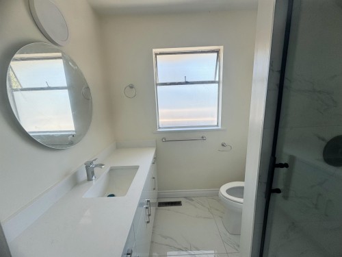 8620 Camden Cresent, Richmond, BC - Indoor Photo Showing Bathroom
