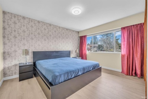 8620 Camden Cresent, Richmond, BC - Indoor Photo Showing Bedroom