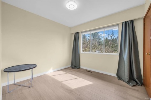 8620 Camden Cresent, Richmond, BC - Indoor Photo Showing Other Room