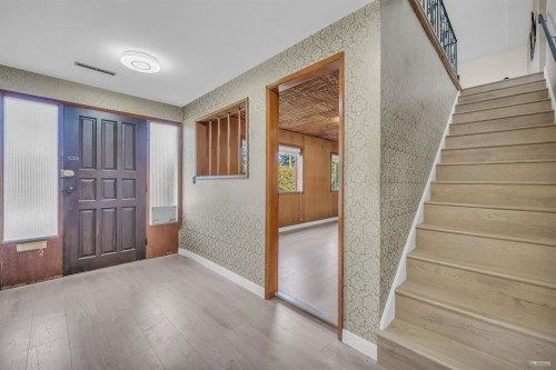 8620 Camden Cresent, Richmond, BC - Indoor Photo Showing Other Room
