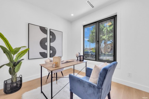 2-2316 Cliff Avenue, Burnaby, BC - Indoor Photo Showing Other Room