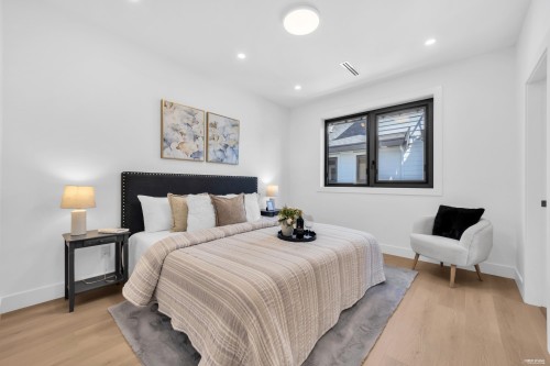 2-2316 Cliff Avenue, Burnaby, BC - Indoor Photo Showing Bedroom