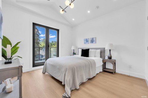 2-2316 Cliff Avenue, Burnaby, BC - Indoor Photo Showing Bedroom