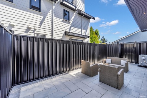 2-2316 Cliff Avenue, Burnaby, BC - Outdoor With Exterior