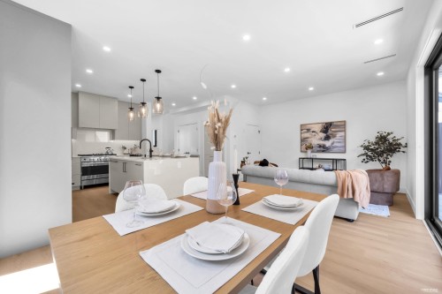 2-2316 Cliff Avenue, Burnaby, BC - Indoor Photo Showing Dining Room