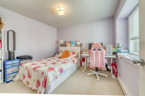 7680 Acheson Road, Richmond, BC - Indoor Photo Showing Bedroom