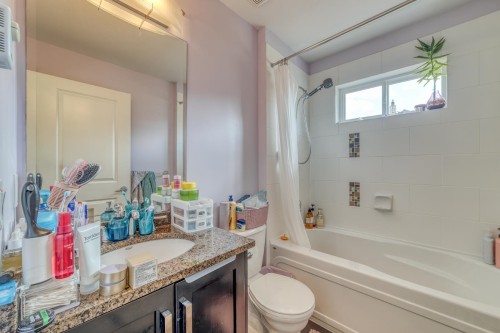 7680 Acheson Road, Richmond, BC - Indoor Photo Showing Bathroom