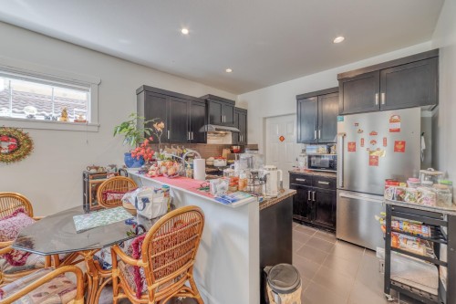 7680 Acheson Road, Richmond, BC - Indoor Photo Showing Kitchen
