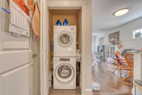 7680 Acheson Road, Richmond, BC - Indoor Photo Showing Laundry Room