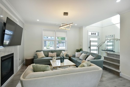 514 Jordan Way, Gibsons, BC - Indoor Photo Showing Living Room With Fireplace