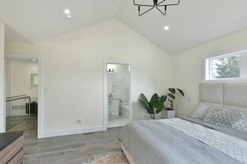 514 Jordan Way, Gibsons, BC - Indoor Photo Showing Bedroom