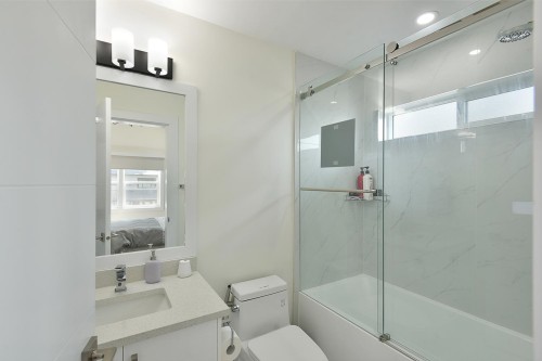 514 Jordan Way, Gibsons, BC - Indoor Photo Showing Bathroom