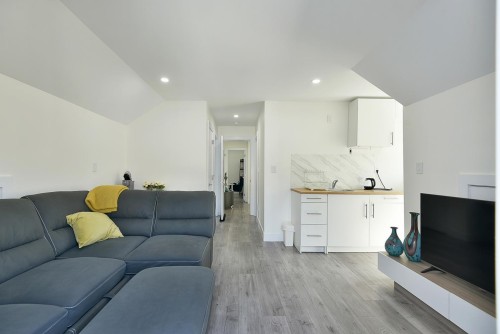 514 Jordan Way, Gibsons, BC - Indoor Photo Showing Living Room