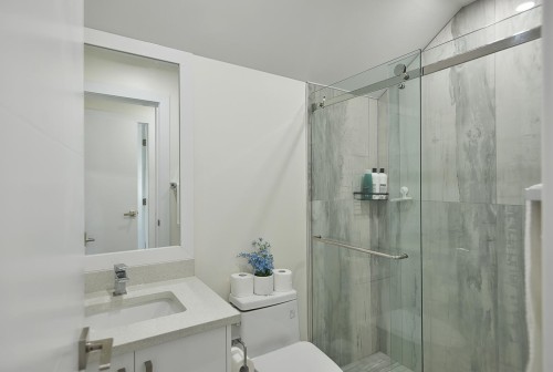 514 Jordan Way, Gibsons, BC - Indoor Photo Showing Bathroom