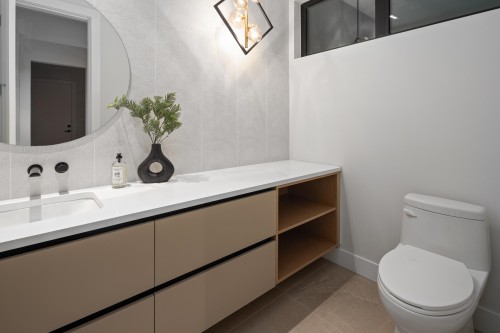 7683 Cerulean Drive, Pemberton, BC - Indoor Photo Showing Bathroom