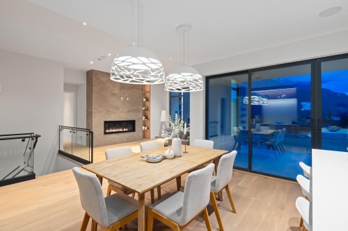 7683 Cerulean Drive, Pemberton, BC - Indoor Photo Showing Dining Room