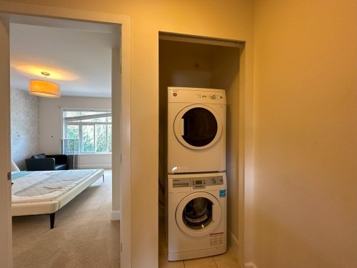 4388 Bayview Street, Richmond, BC - Indoor Photo Showing Laundry Room