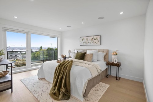 340 Keith Road E, North Vancouver, BC - Indoor Photo Showing Bedroom