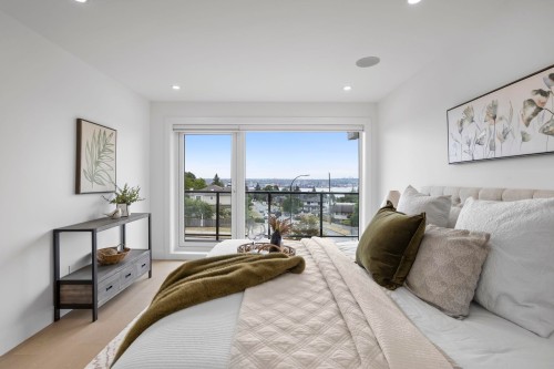 340 Keith Road E, North Vancouver, BC - Indoor Photo Showing Bedroom