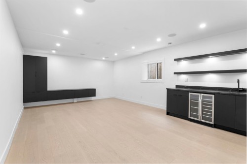 340 Keith Road E, North Vancouver, BC - Indoor Photo Showing Other Room