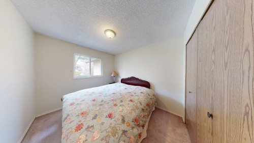 197 Warrick Street, Coquitlam, BC - Indoor Photo Showing Bedroom