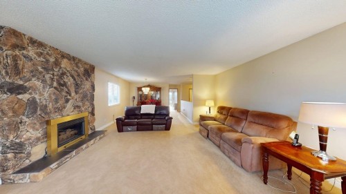 197 Warrick Street, Coquitlam, BC - Indoor Photo Showing Living Room With Fireplace