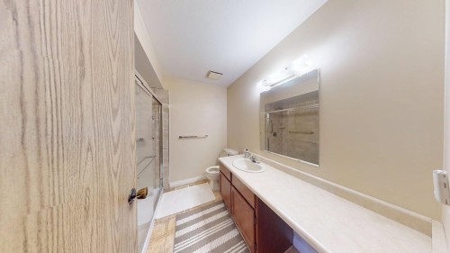 197 Warrick Street, Coquitlam, BC - Indoor Photo Showing Bathroom
