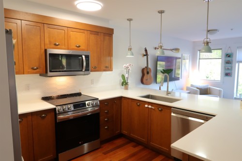 201-414 Gower Point Road  Gibsons, BC V0N 1V0