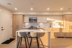 1-1937 Templeton Drive  Vancouver, BC V5N 4V9